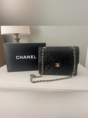 CHANEL Double Flap 25 Quilted CC Logo Lambskin